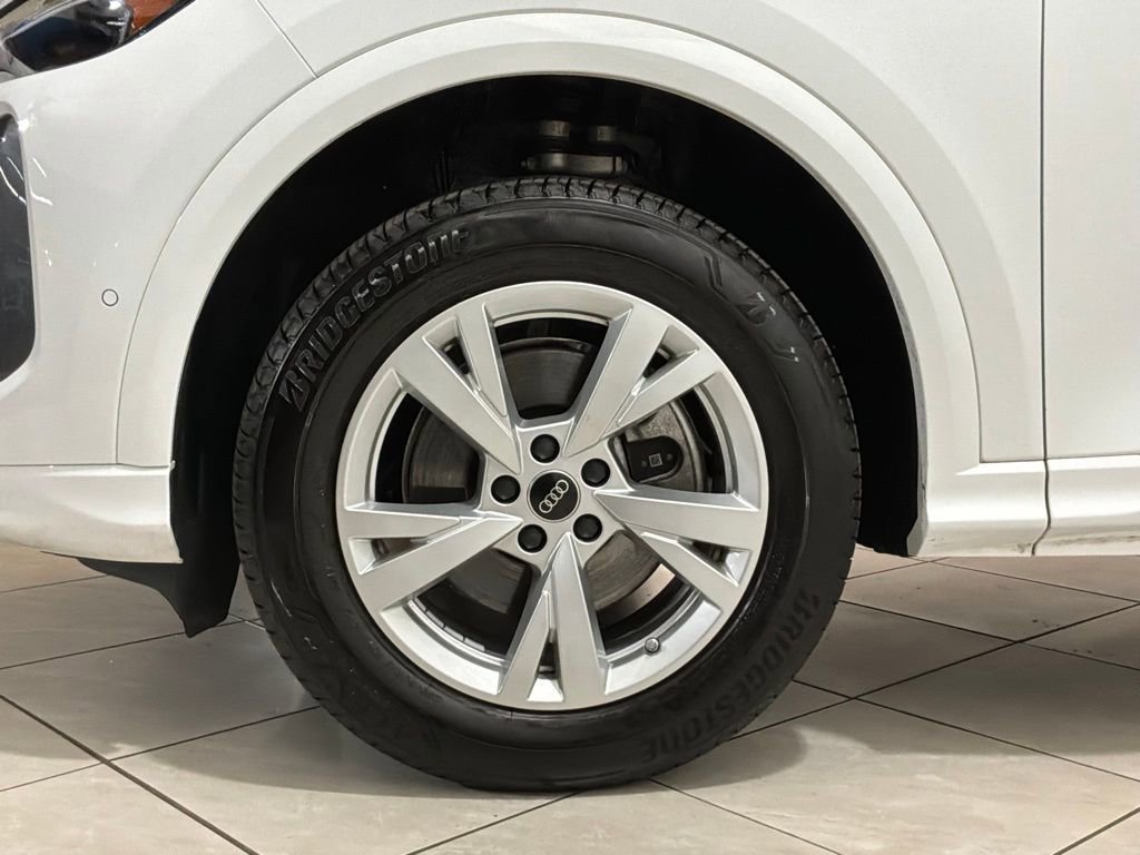 Certified 2025 Audi Q5 Premium w/ Convenience Package image 16