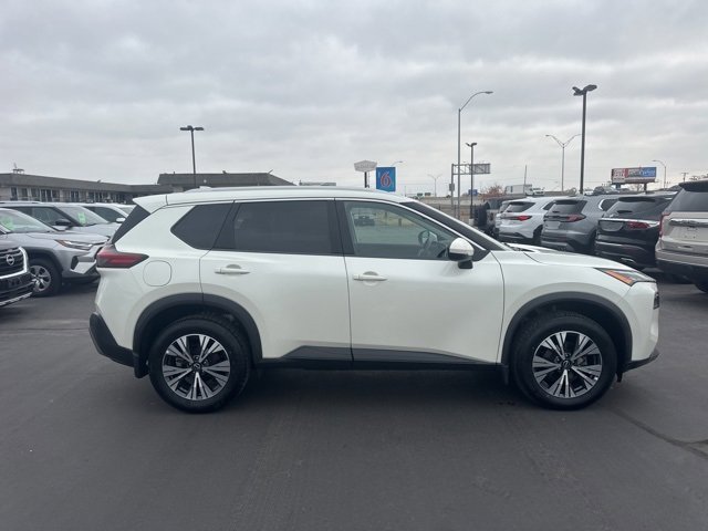 Used 2023 Nissan Rogue SV w/ SV Premium Package image 2