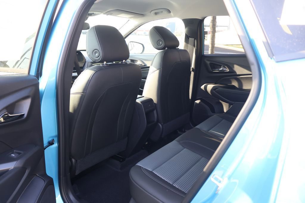New 2026 Chevrolet Trax LT w/ LT Convenience Package FWD image 33