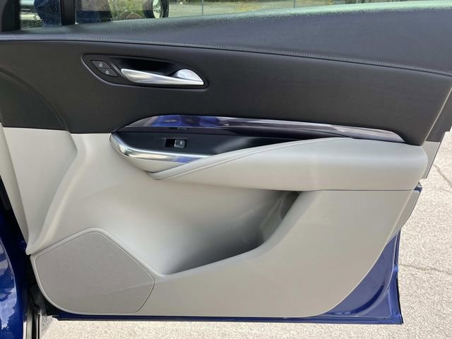 Used 2021 Cadillac XT4 Luxury w/ Cold Weather Package image 25