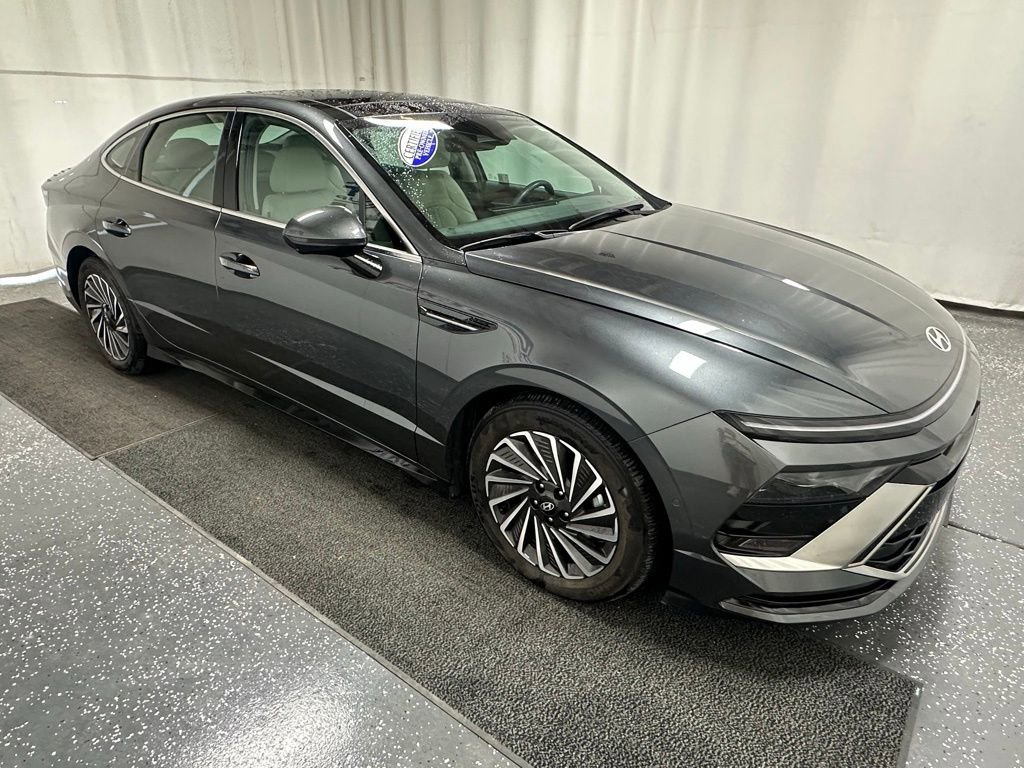 Used 2025 Hyundai Sonata Limited image 2