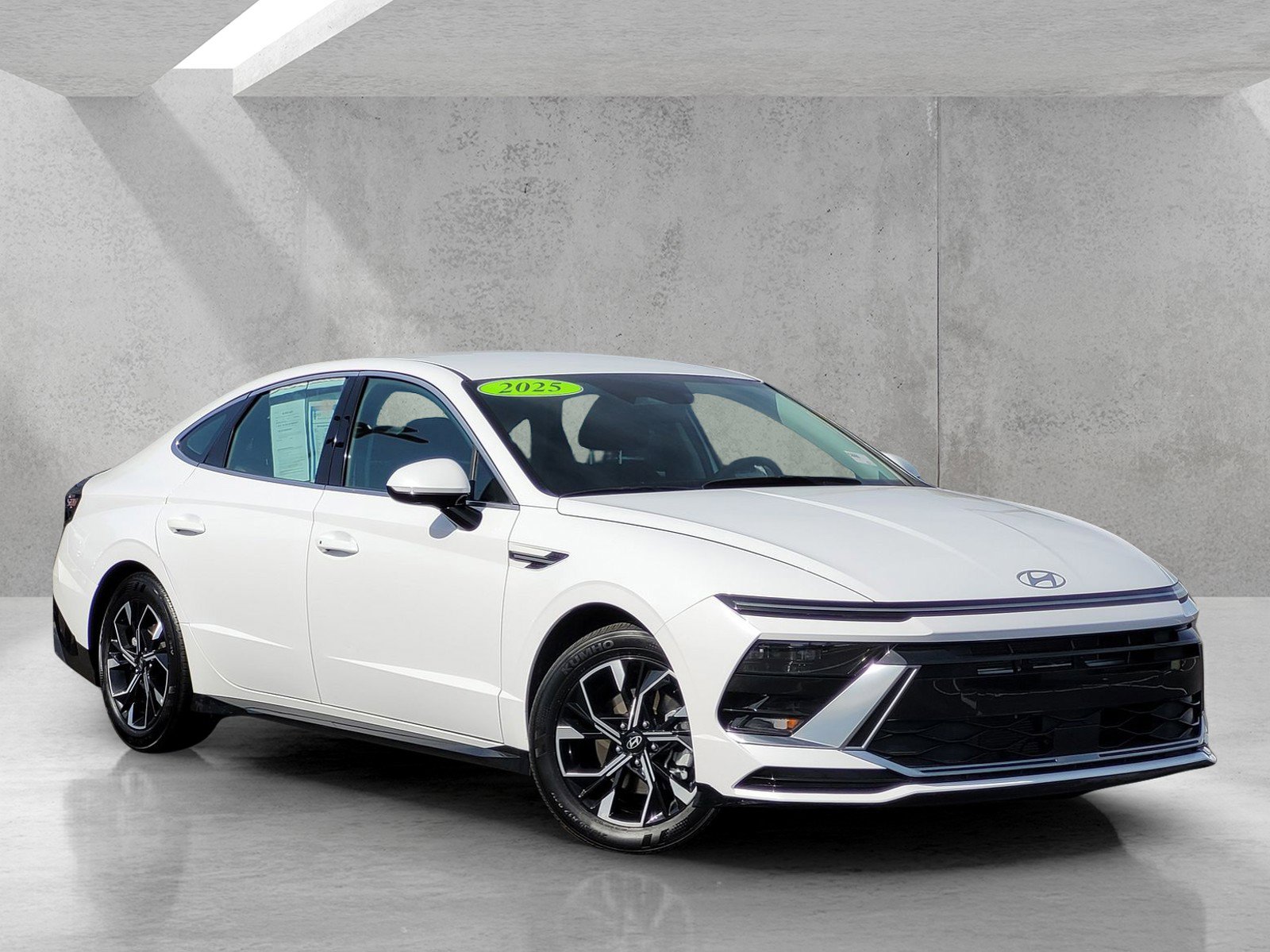 Used 2025 Hyundai Sonata SEL image 1