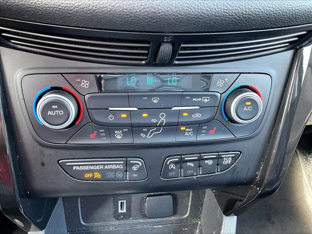 Used 2019 Ford Escape Titanium FWD image 24