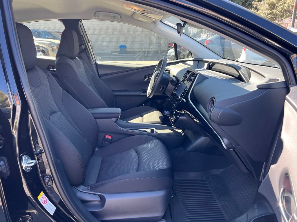 Certified 2022 Toyota Prius LE FWD image 19