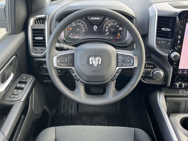 New 2026 RAM 1500 4x4 Crew Cab image 17