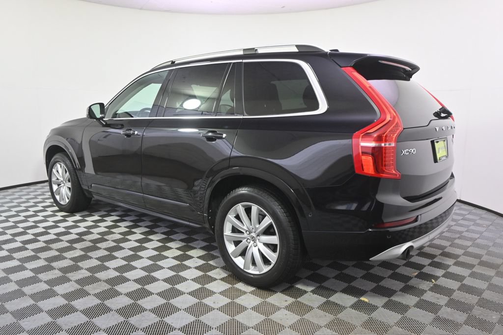 Used 2018 Volvo XC90 T5 Momentum w/ Convenience Package AWD/4WD image 3