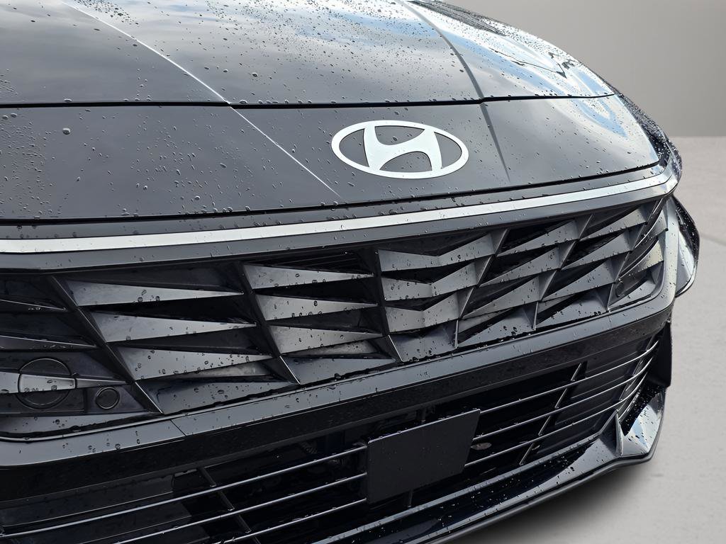 Certified 2024 Hyundai Elantra SEL w/ Convenience Package image 9