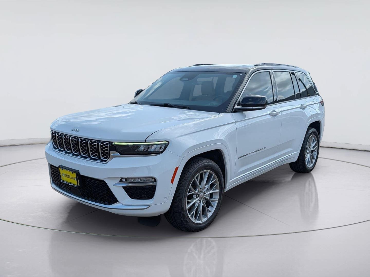 Used 2025 Jeep Grand Cherokee Summit AWD/4WD image 1