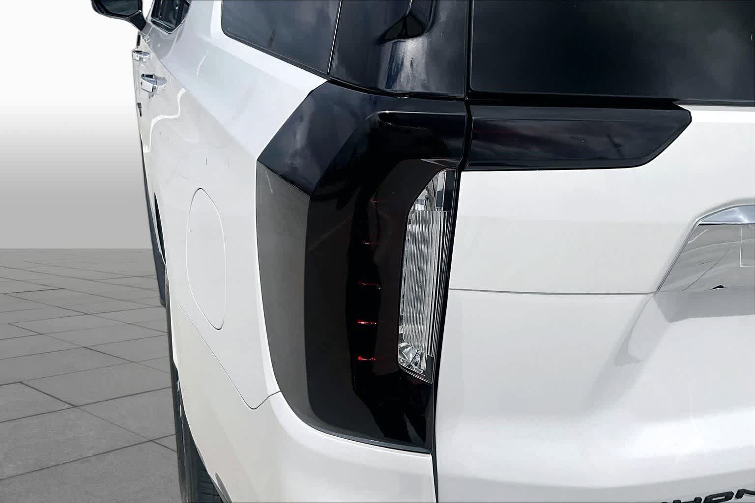 Used 2024 GMC Yukon SLT w/ SLT Luxury Package RWD image 25