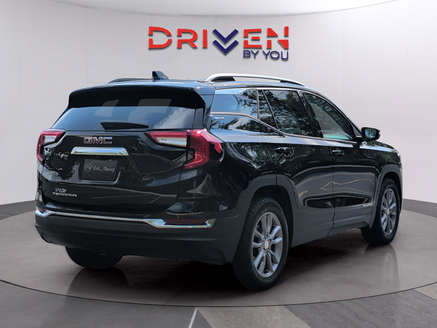 Used 2023 GMC Terrain SLT FWD image 5