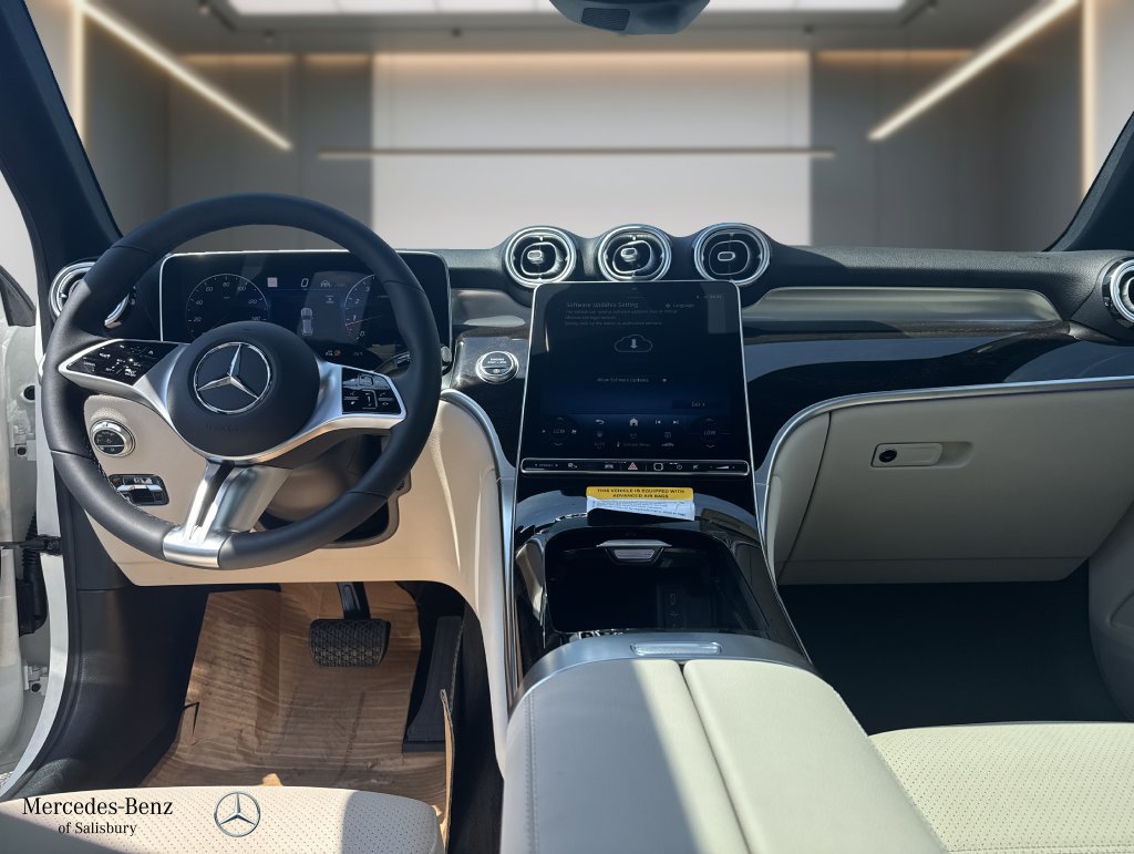 Used 2026 Mercedes-Benz GLC 300 4MATIC image 5