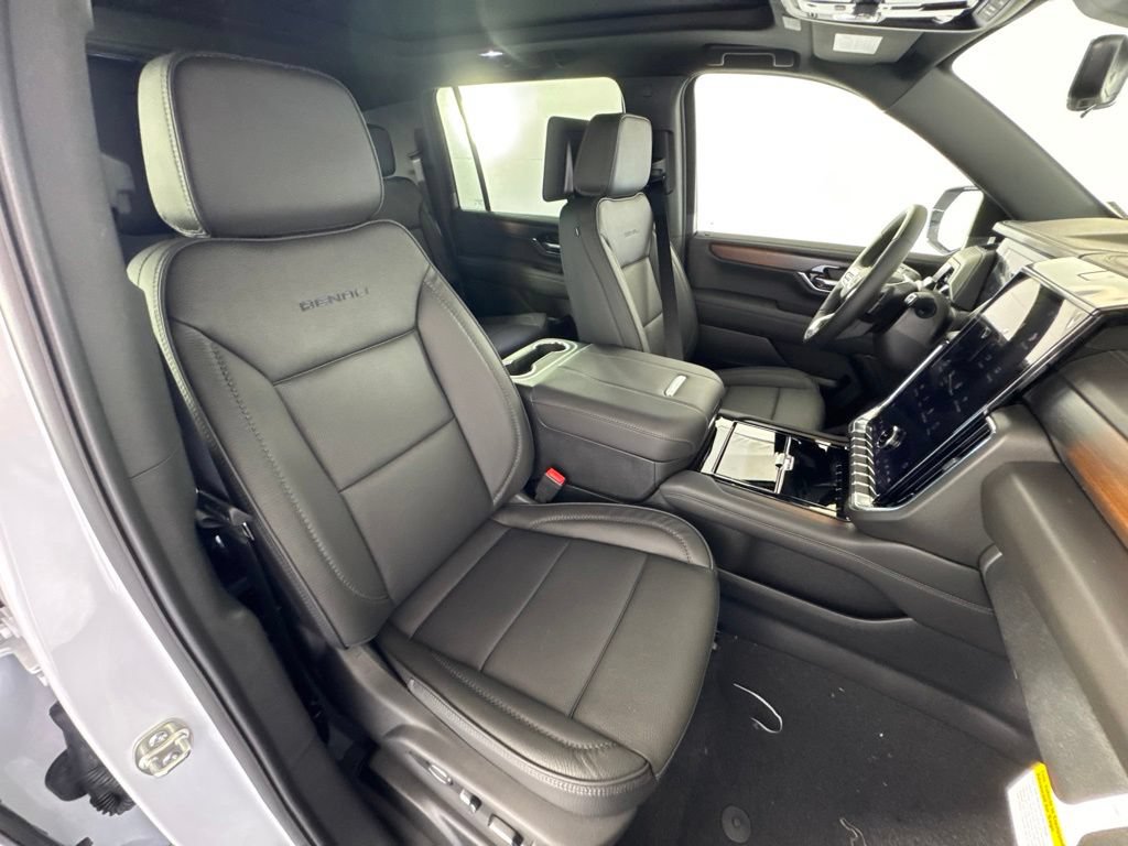 New 2026 GMC Yukon XL Denali w/ Denali Reserve Package AWD/4WD image 36