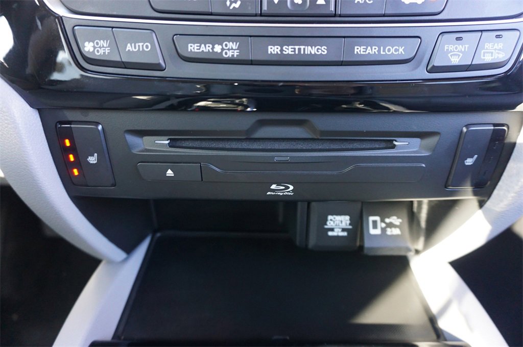 Used 2022 Honda Pilot Touring image 14