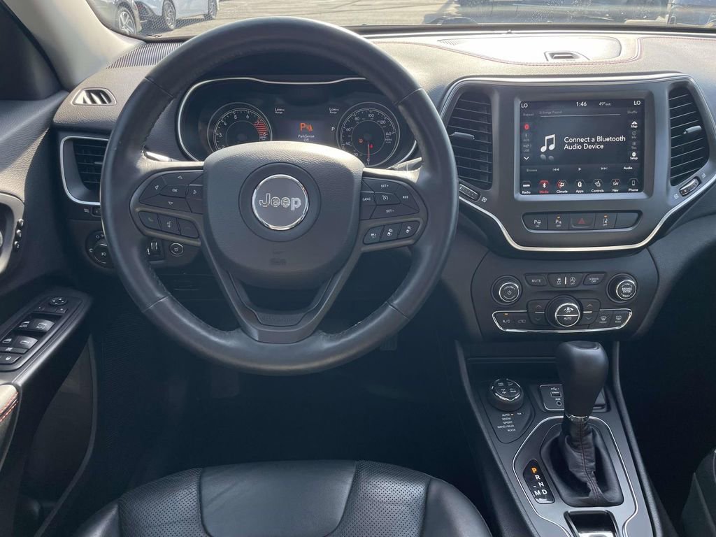 Used 2019 Jeep Cherokee Trailhawk image 26
