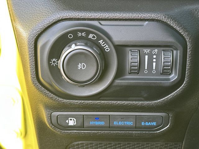 Certified 2022 Jeep Wrangler Unlimited Sahara w/ Cold Weather Group image 28