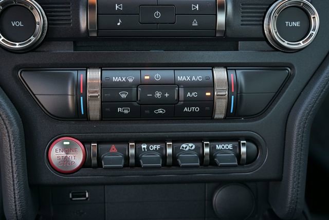 Used 2022 Ford Mustang Shelby GT500 w/ Carbon Fiber Track Pack image 41