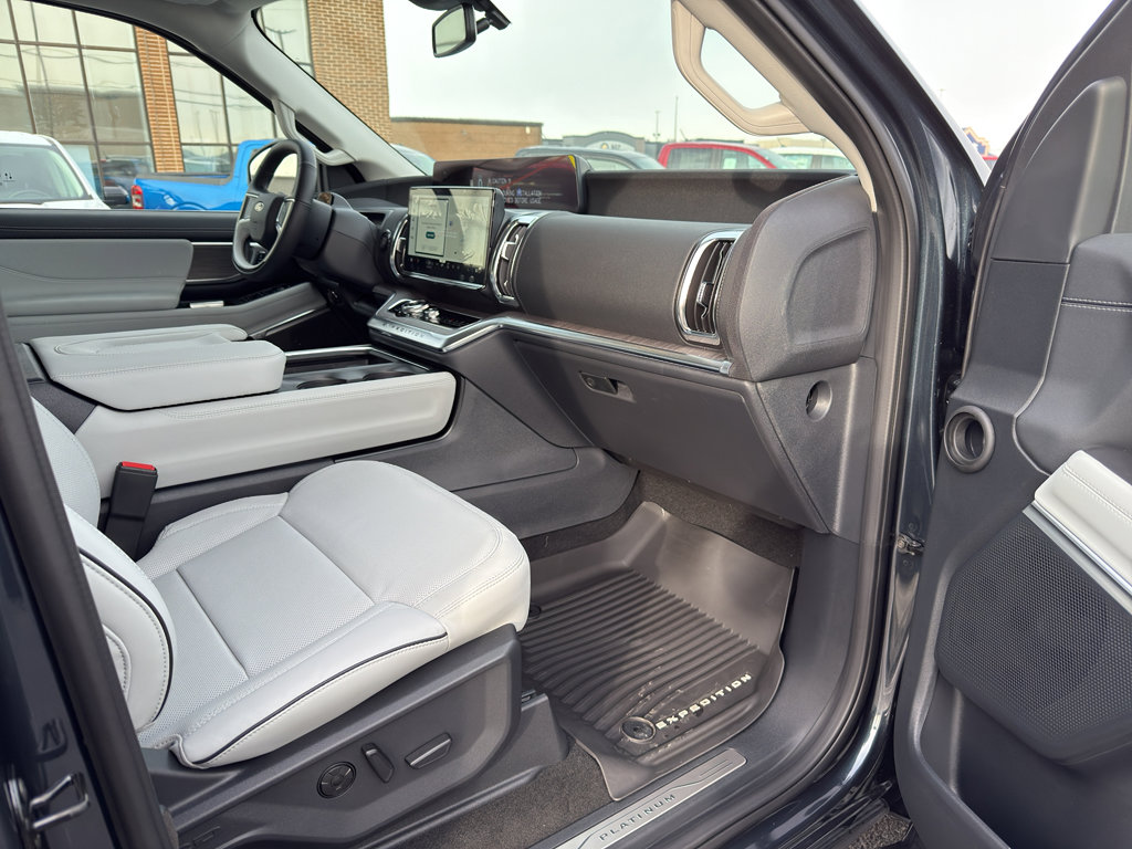 New 2025 Ford Expedition Max Platinum w/ Platinum Ultimate Package image 32