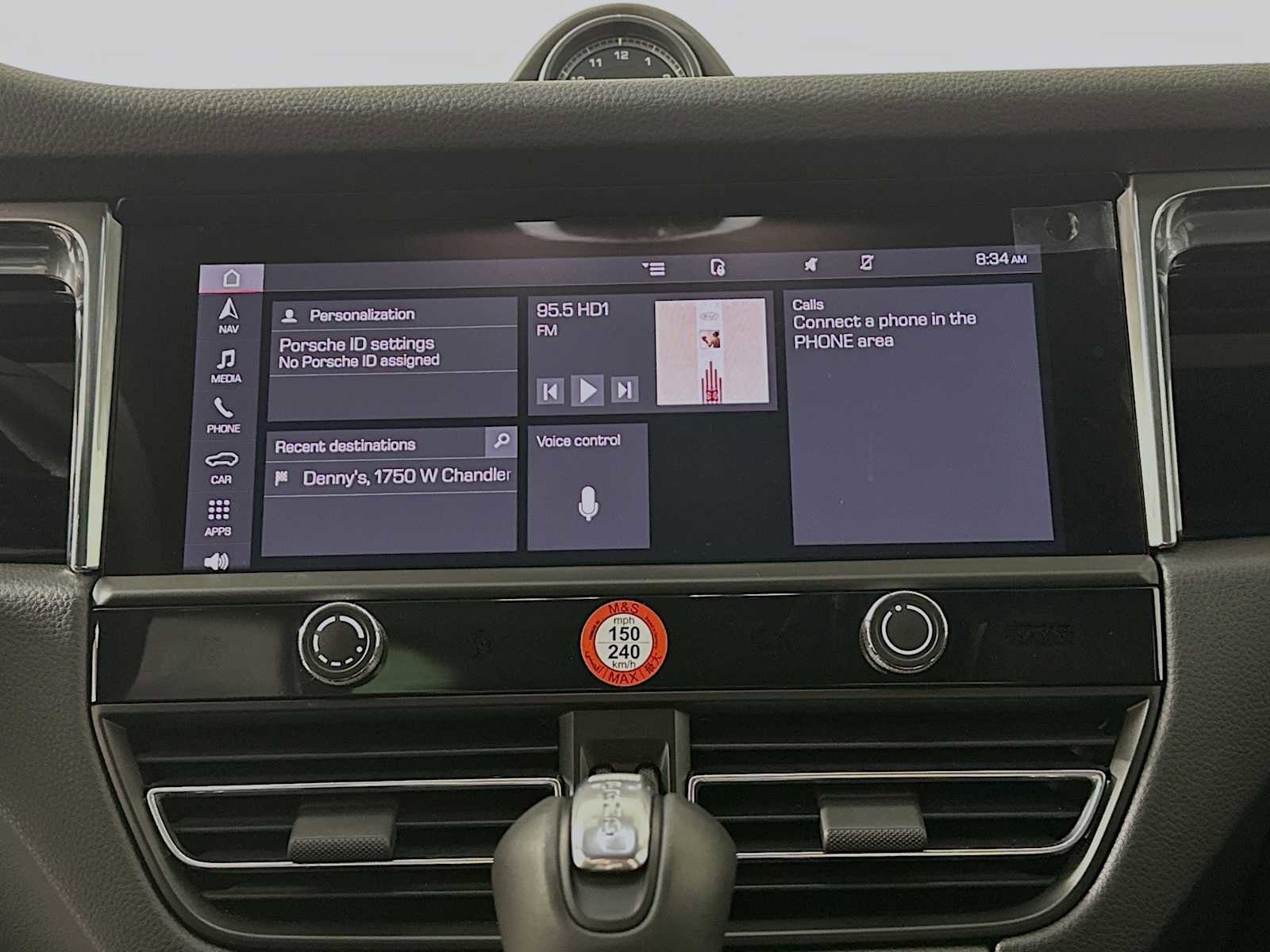 Certified 2025 Porsche Macan image 16