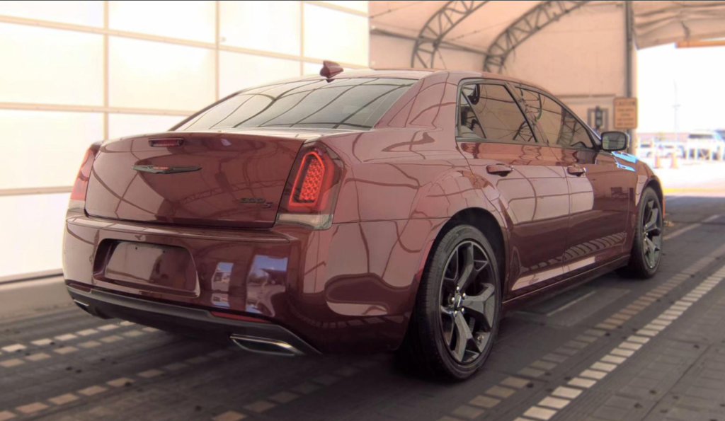 Used 2022 Chrysler 300 S RWD image 5