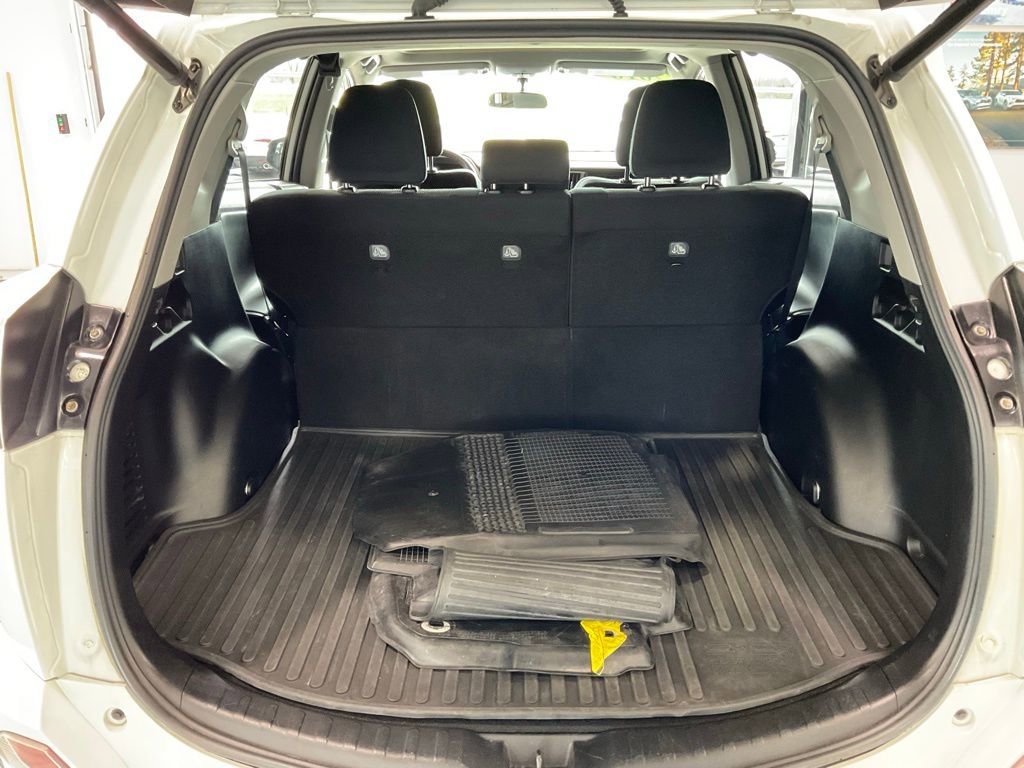 Used 2016 Toyota RAV4 XLE image 21