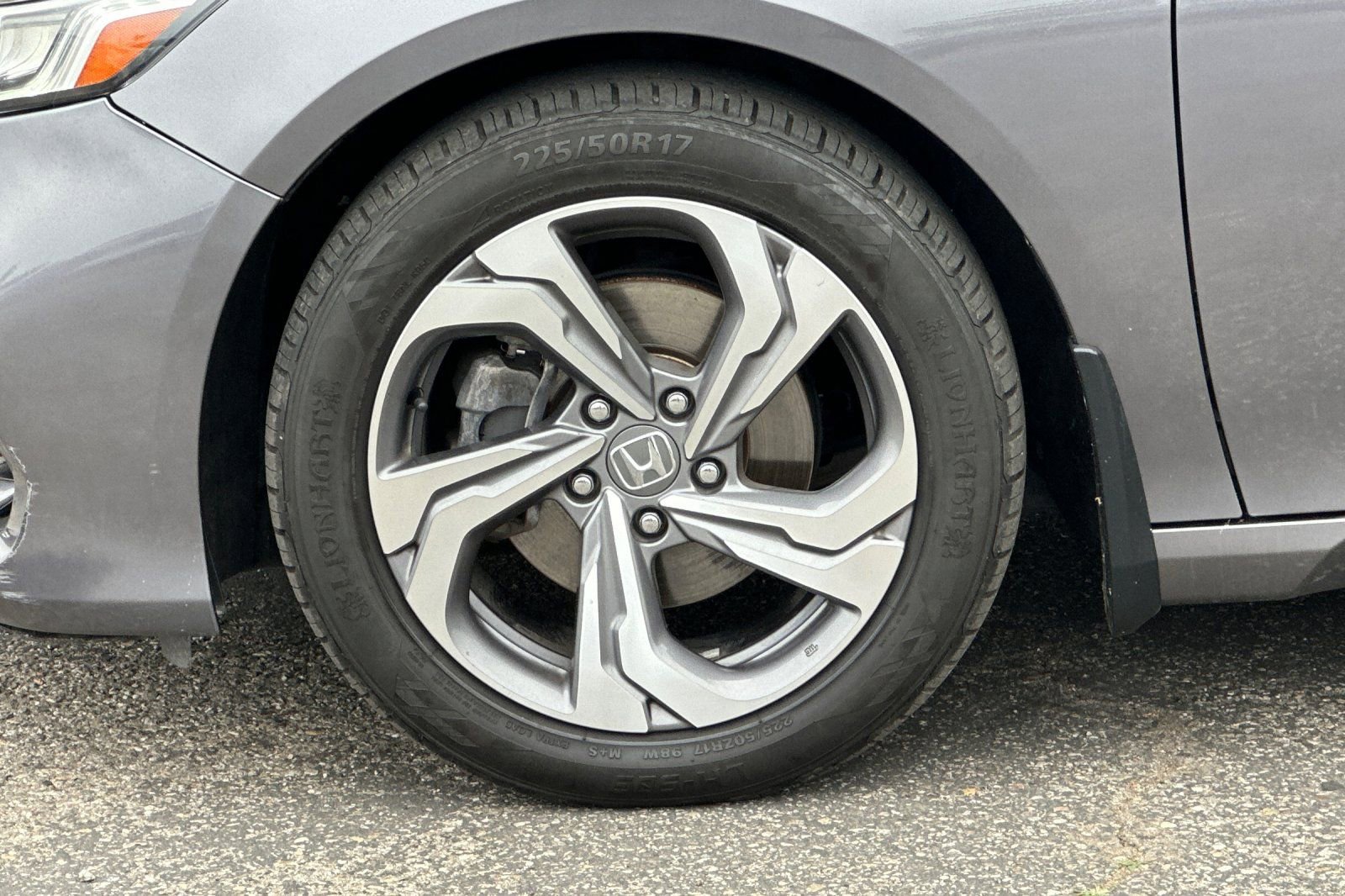 Used 2018 Honda Accord EX image 31