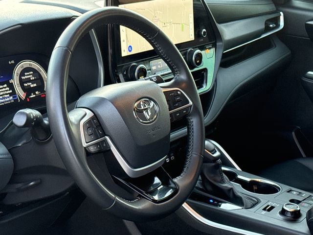 Used 2025 Toyota Highlander XSE image 19
