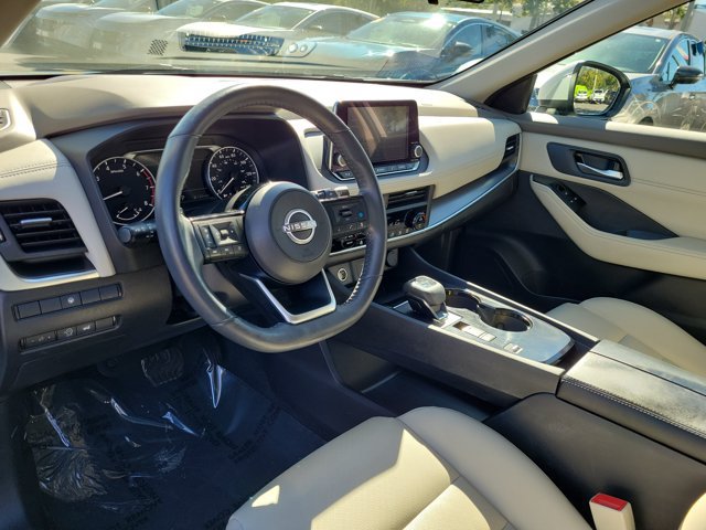 Used 2023 Nissan Rogue SV w/ SV Premium B Package FWD image 18