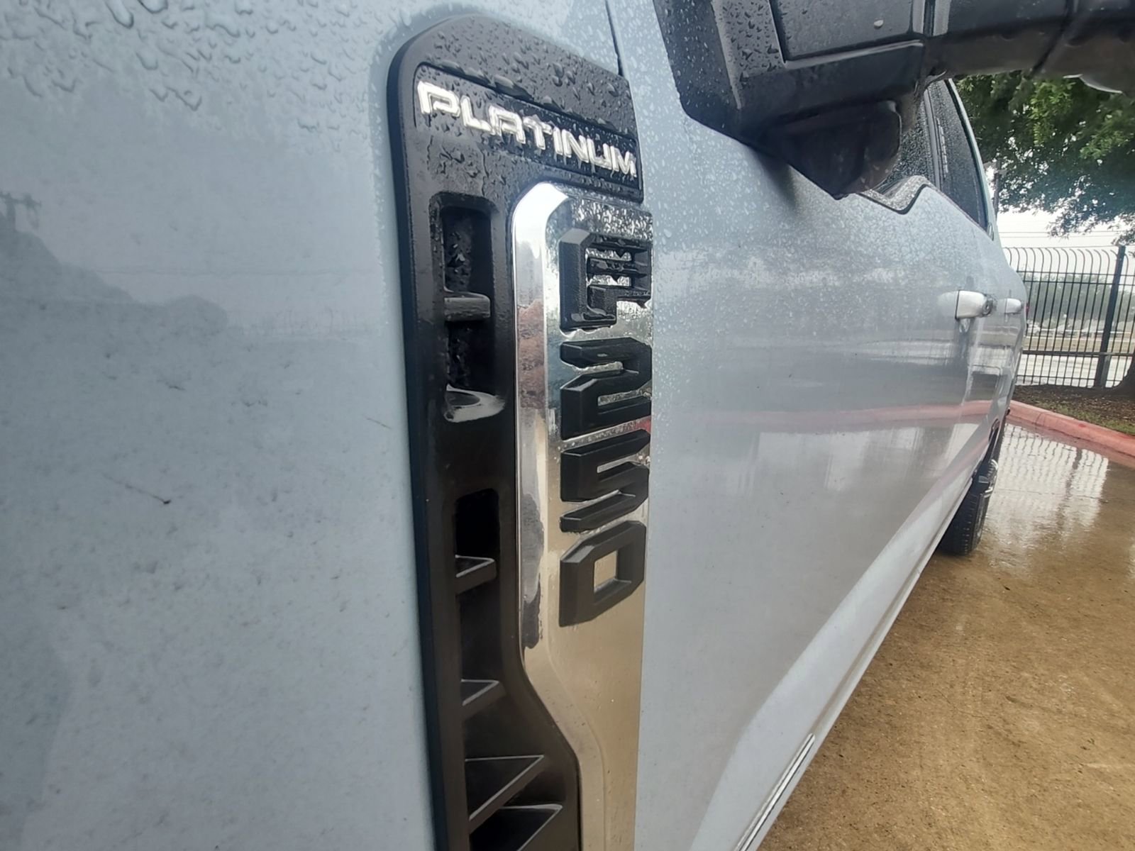 Used 2026 Ford F250 Platinum w/ Platinum Plus Package AWD/4WD image 8