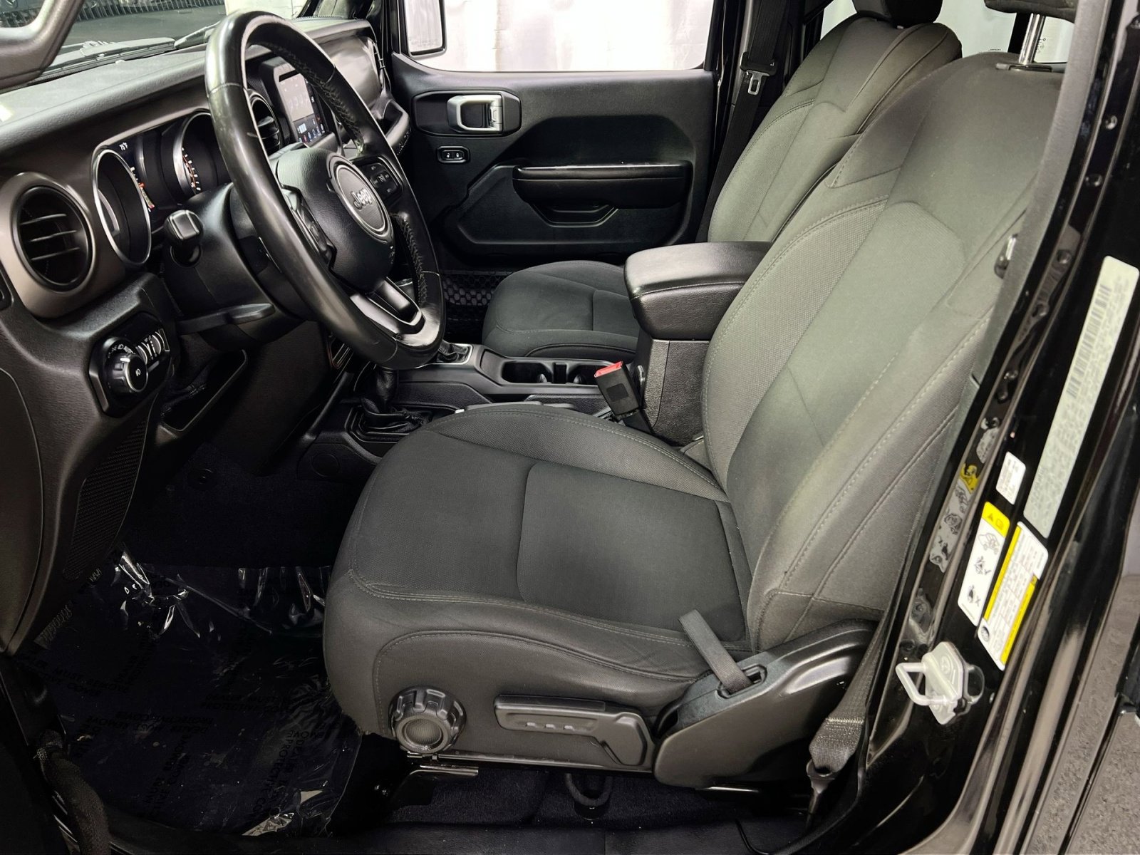 Used 2019 Jeep Wrangler Unlimited Sport S image 2