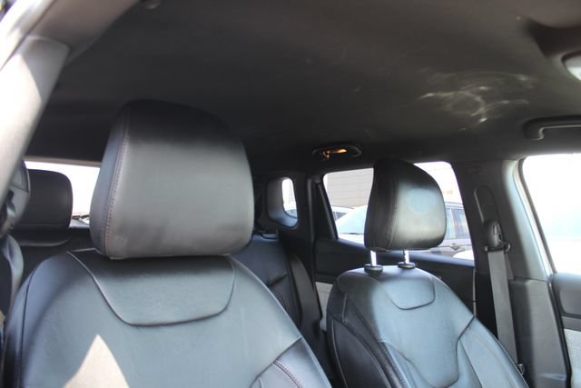 Used 2023 Jeep Compass Latitude AWD/4WD image 33
