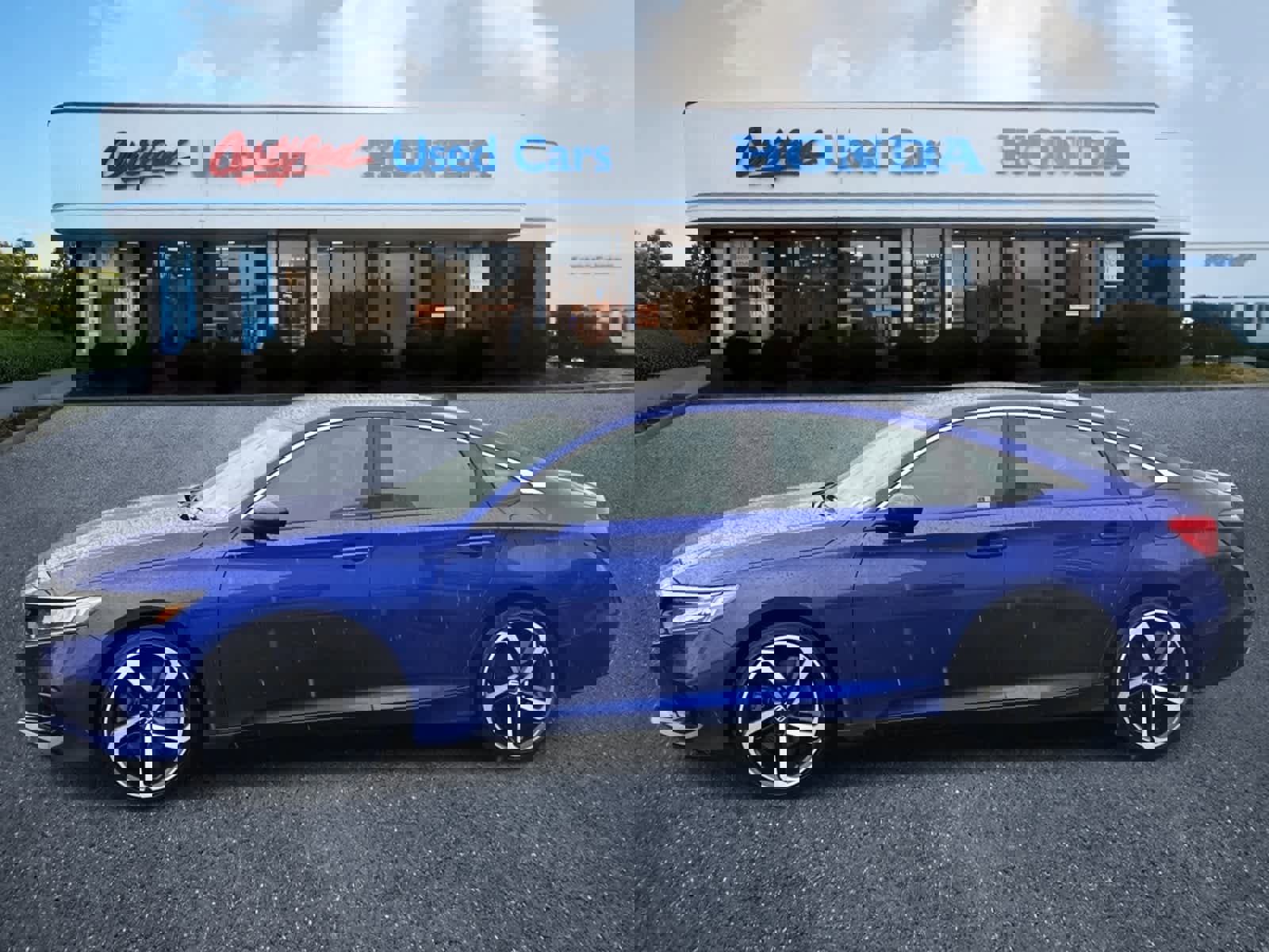 Used 2022 Honda Accord Sport image 2