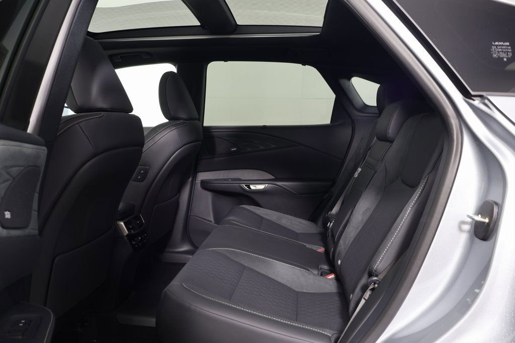 New 2026 Lexus RX 450h AWD image 6