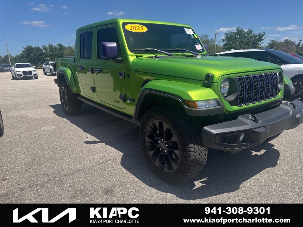 Used 2025 Jeep Gladiator Sport image 1