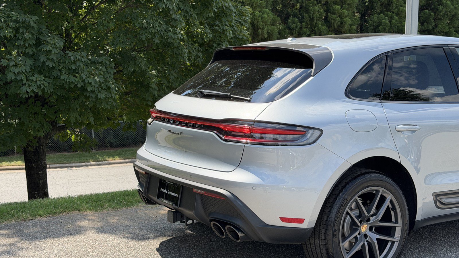 Certified 2026 Porsche Macan Turbo AWD/4WD image 13