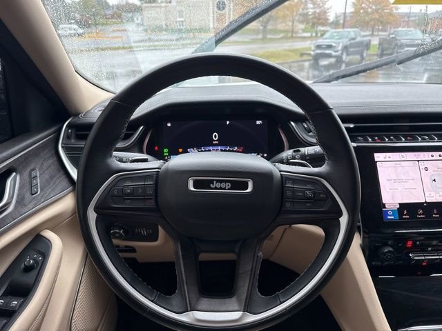 Used 2022 Jeep Grand Cherokee Limited w/ Luxury Tech Group II image 11