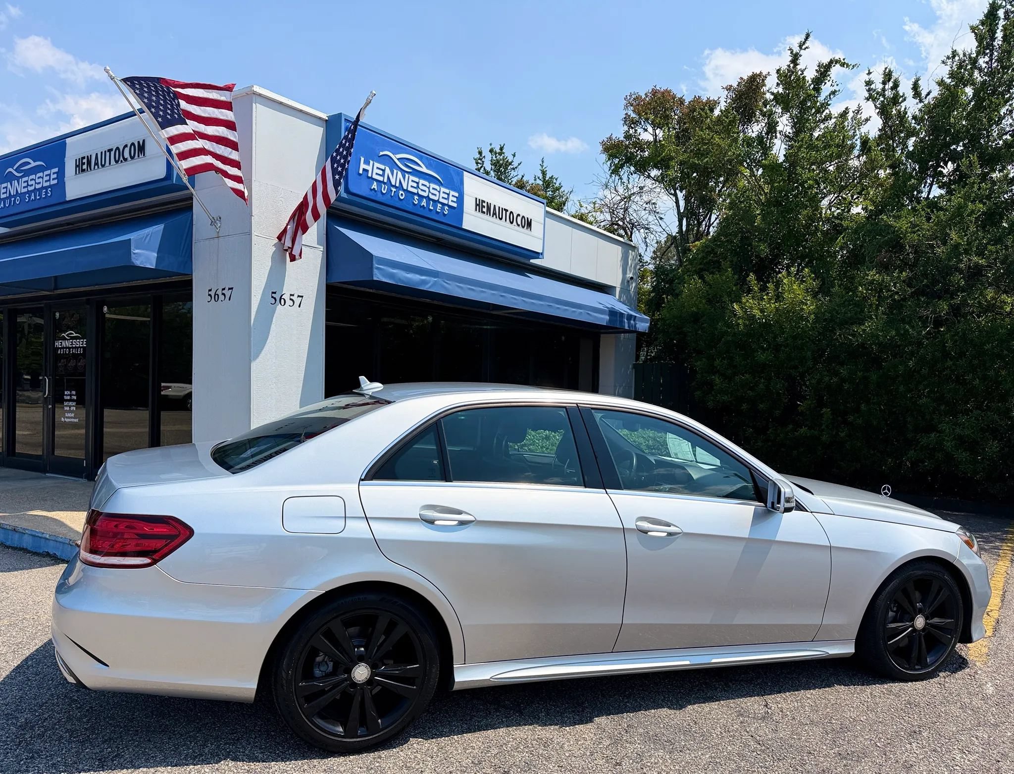 Used 2015 Mercedes-Benz E 350 4MATIC Sedan w/ Premium 1 Package image 13