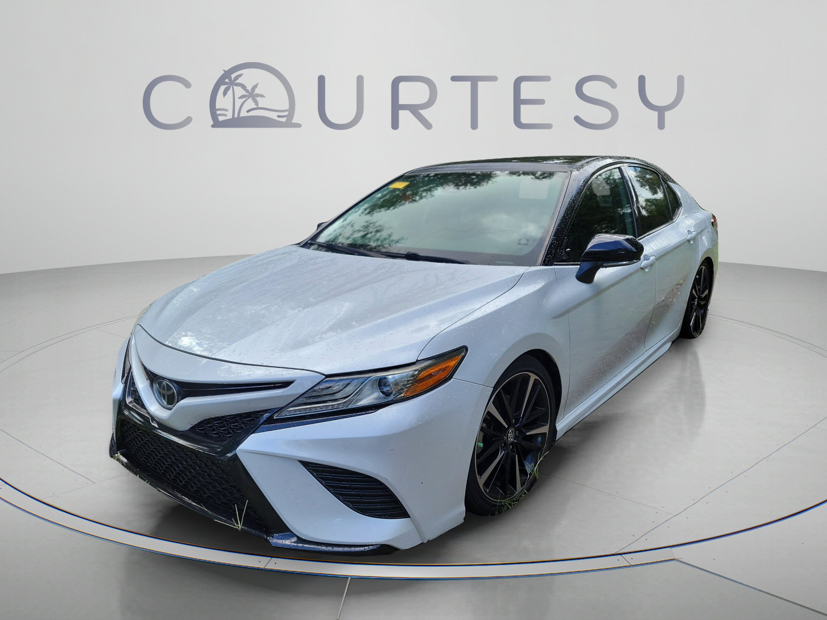 Used 2019 Toyota Camry XSE FWD image 5