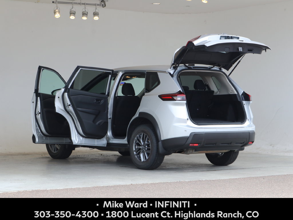 Used 2024 Nissan Rogue S AWD/4WD image 4