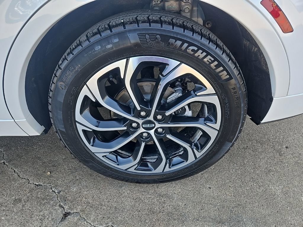 Used 2025 Lincoln Nautilus Reserve image 20