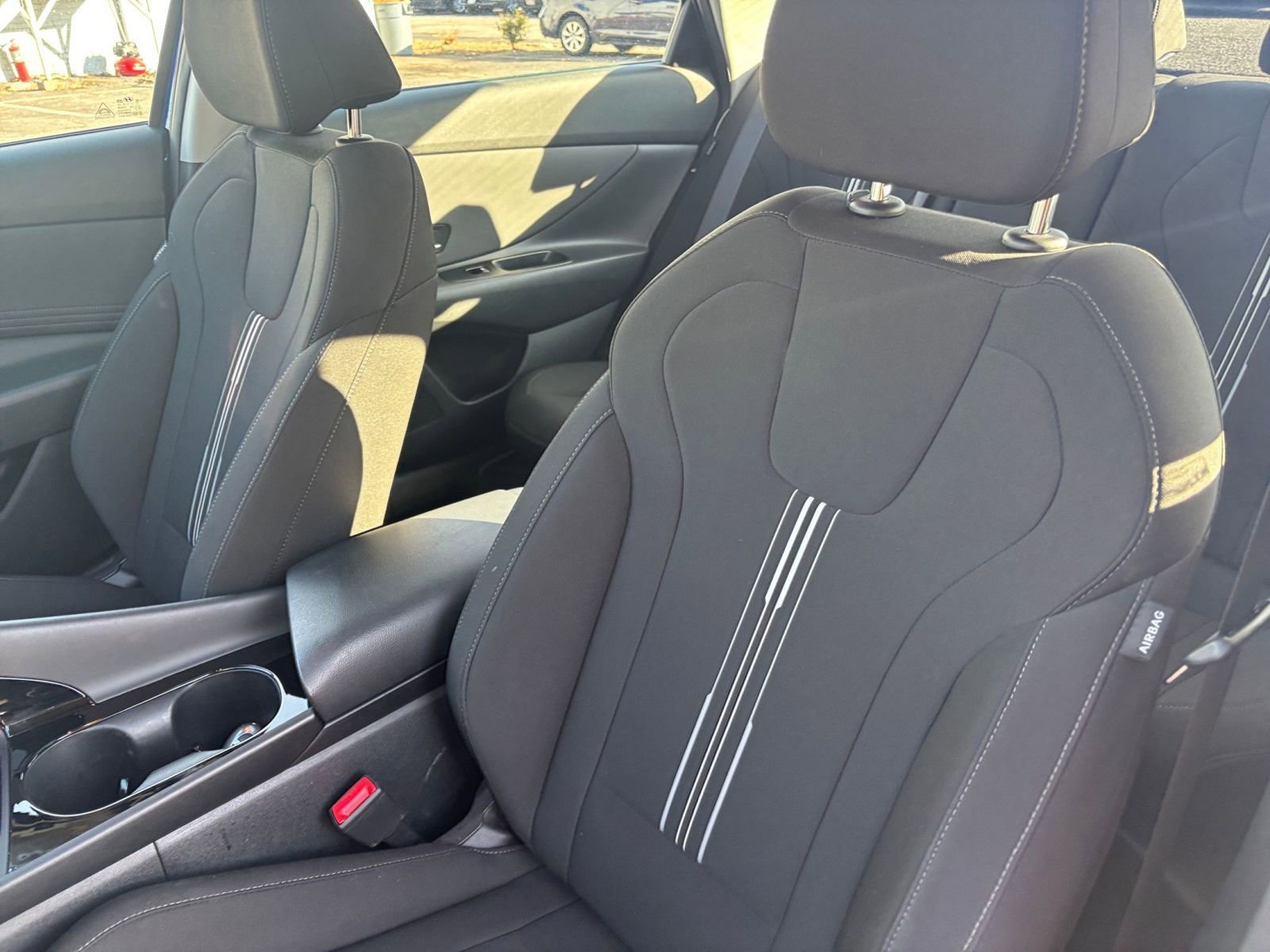 Used 2025 Hyundai Elantra SEL image 35