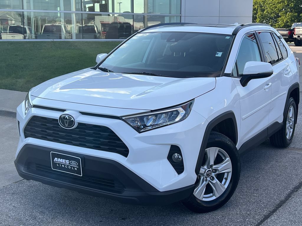 Used 2019 Toyota RAV4 XLE w/ Protection Package FWD image 2