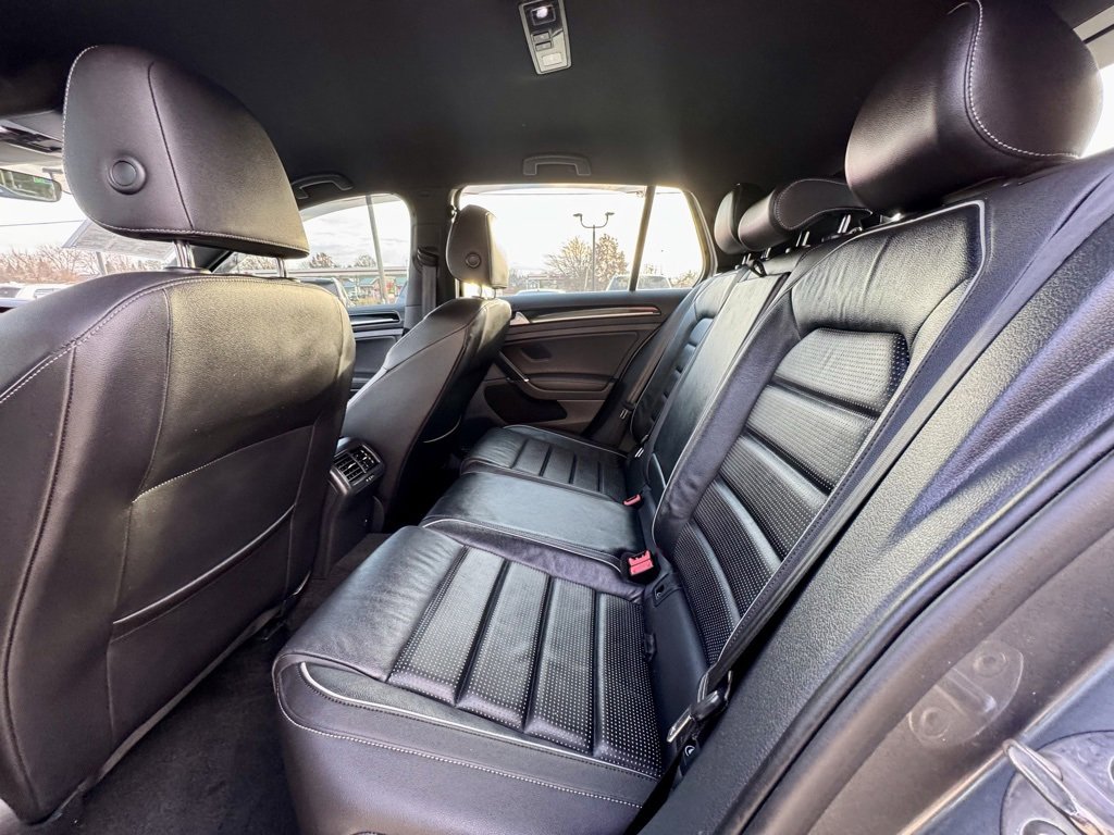 Used 2019 Volkswagen Golf R 4-Door image 17