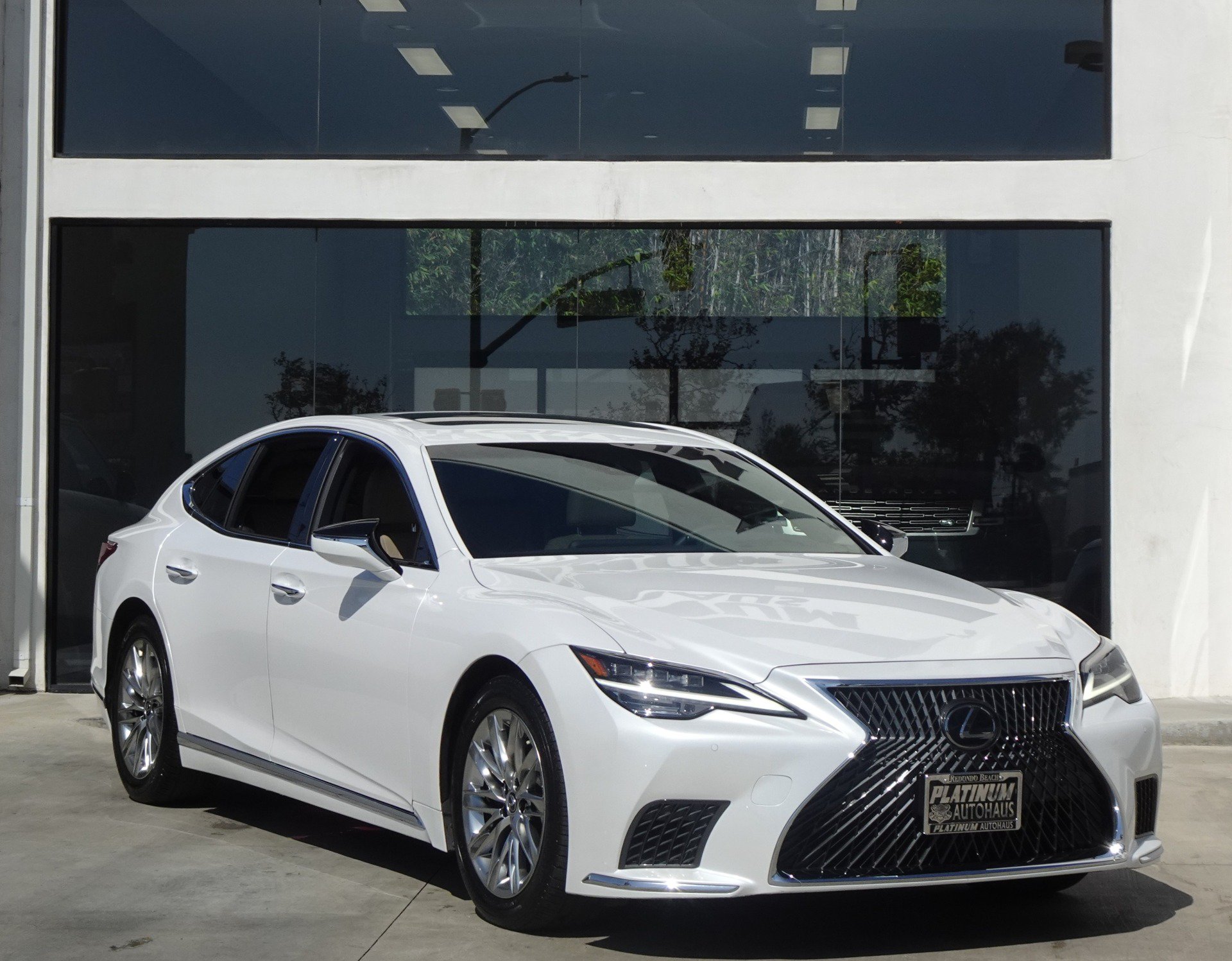Used 2021 Lexus LS 500 RWD image 9