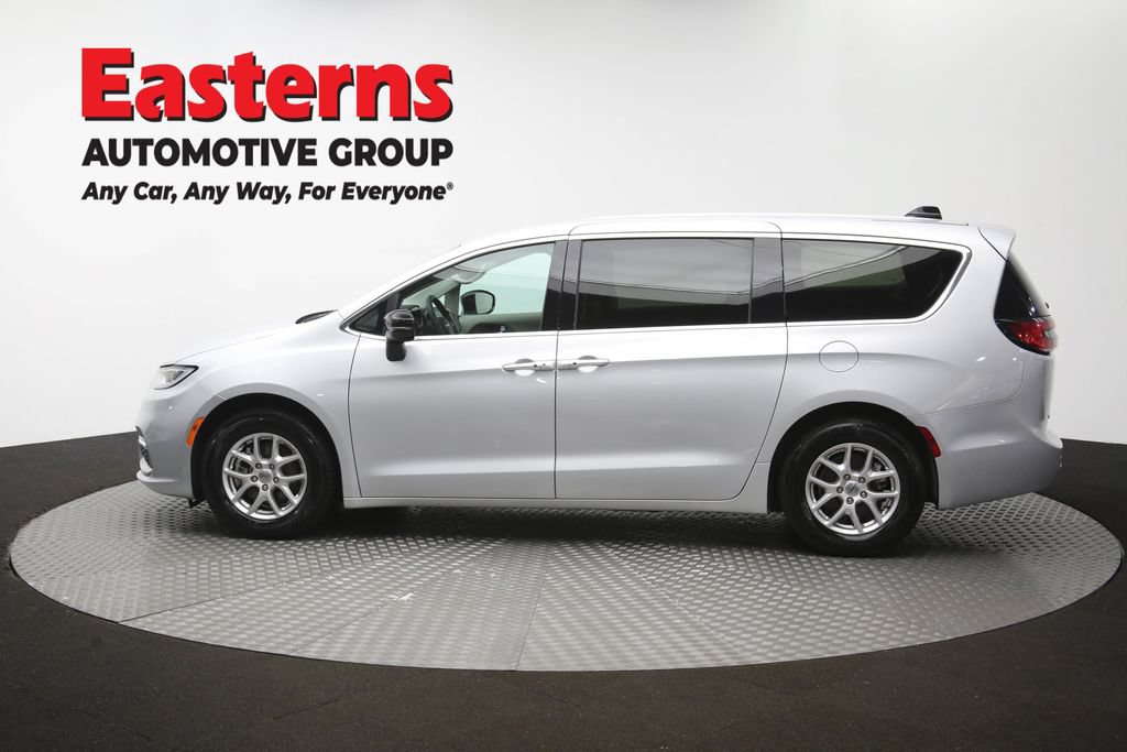 Used 2024 Chrysler Pacifica Touring-L FWD image 62