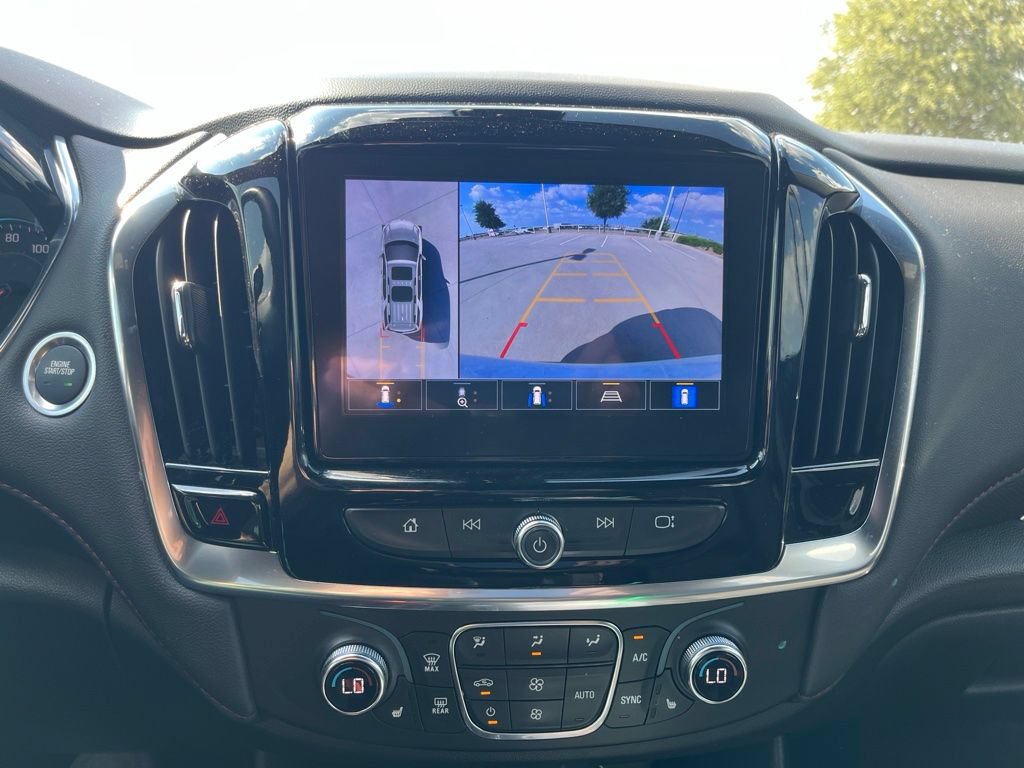 Used 2023 Chevrolet Traverse RS FWD image 16