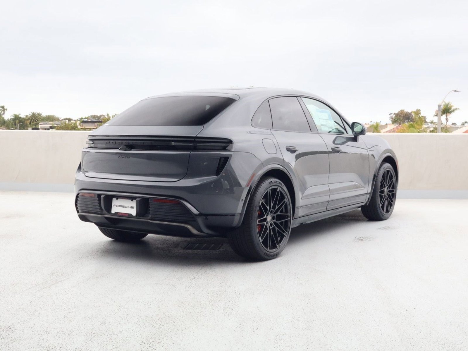 New 2026 Porsche Macan Turbo Electric AWD/4WD image 9