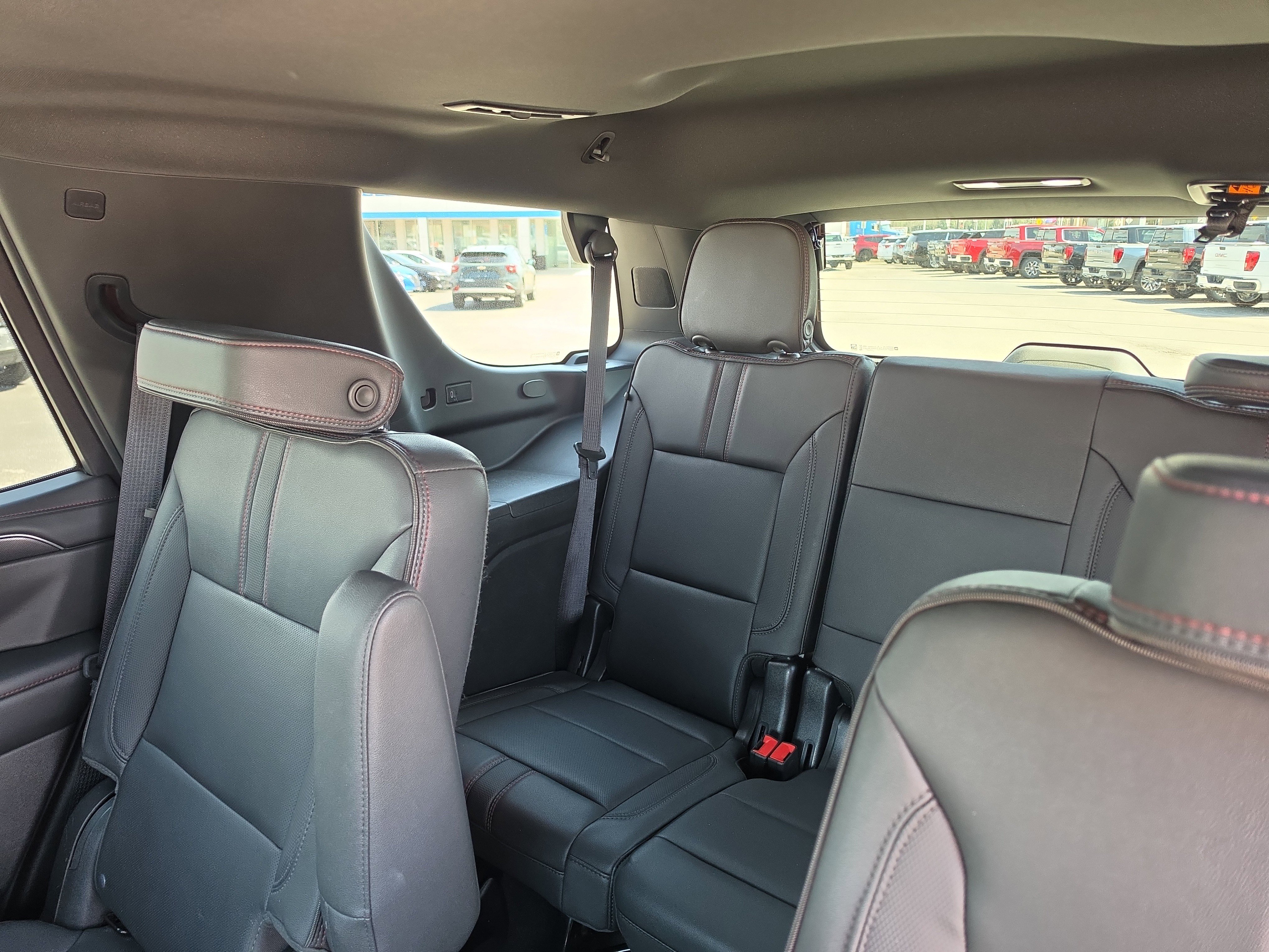 Used 2023 Chevrolet Tahoe RST w/ Luxury Package AWD/4WD image 6