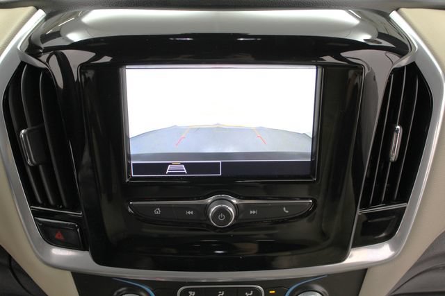 Used 2022 Chevrolet Traverse LS FWD image 32