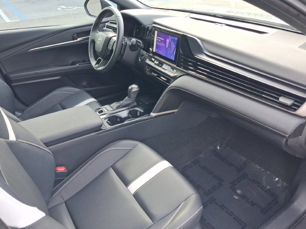 Used 2025 Toyota Camry SE FWD image 25