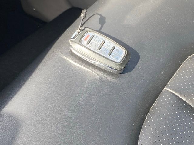 Used 2023 Chrysler Pacifica Touring-L FWD image 30